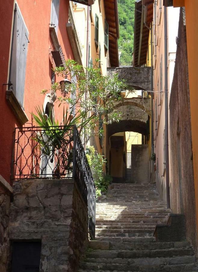 Апартаменты Il Nido Rezzonico Экстерьер фото